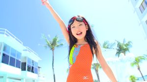 ランドセルを背負った身長１３３センチの神崎莉奈ちゃん！